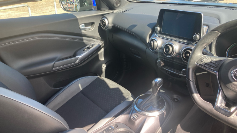 Nissan Juke 1.6 Hybrid N-Connecta 5dr Auto Hybrid Hatchback